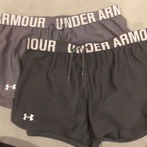 Under Armour Med grey shorts